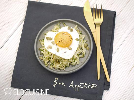 Rezeptbild: Ruck-zuck-Zucchini-Salat mit oder ohne Ei – gesund und köstlich!!