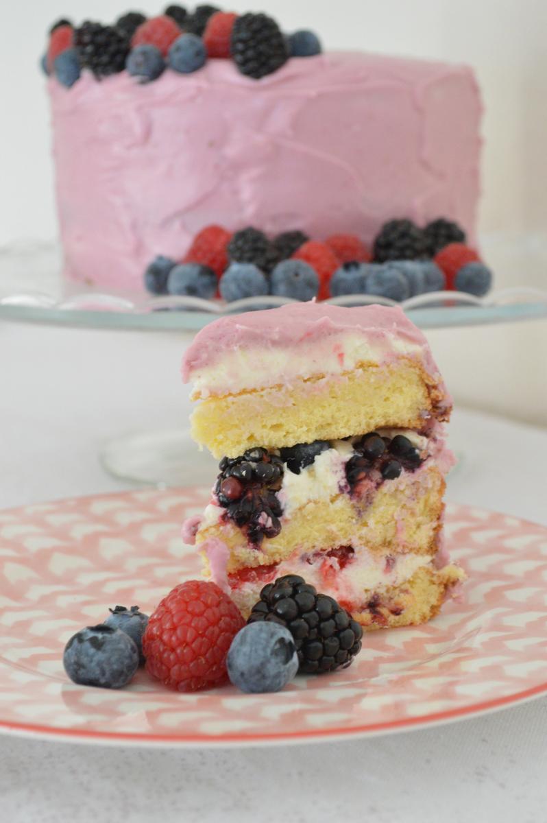 Rezeptbild: Beeren-Frischkäse-Torte