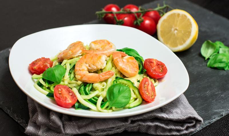 Rezeptbild: Zucchinispaghetti mit Garnelen (Zoodles)