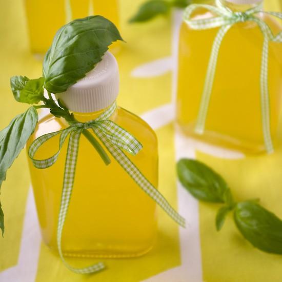 Rezeptbild: Orangen-Zitronen-Basilikum-Sirup