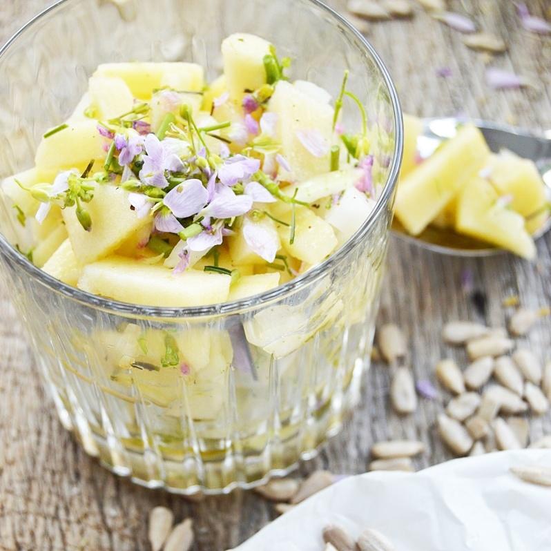 Rezeptbild: Apfelsalat mit Wiesenschaumkraut