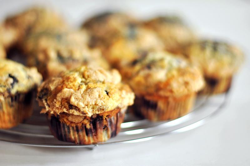 Rezeptbild: Blaubeer-Zitronen-Muffins mit Zimtstreuseln