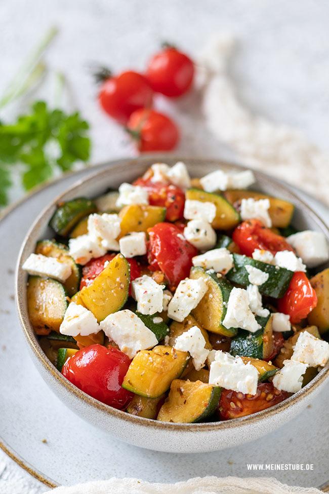 Rezeptbild: Zucchini-Pfanne mit Feta und Tomaten