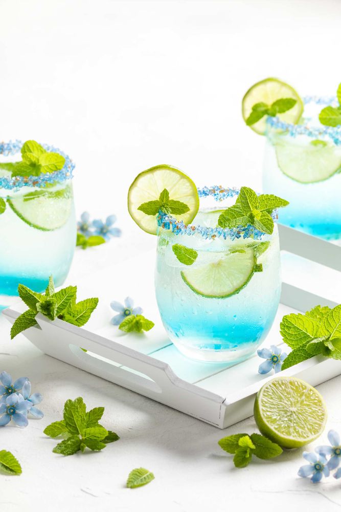 Rezeptbild: Blauer Hugo mit Blue Curaçao