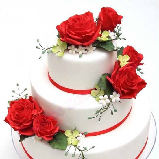 Rezeptbild: klassische Hochzeitstorte mit Rosen
