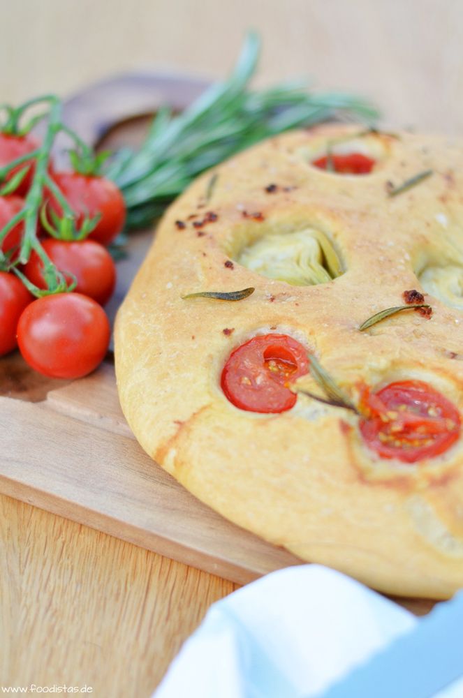 Rezeptbild: Fougasse mit Tomaten und Artischocken