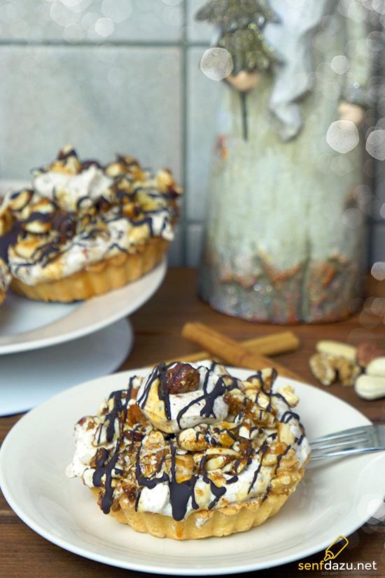 Rezeptbild: Marzipan Tartelettes mit Nuss Sahne