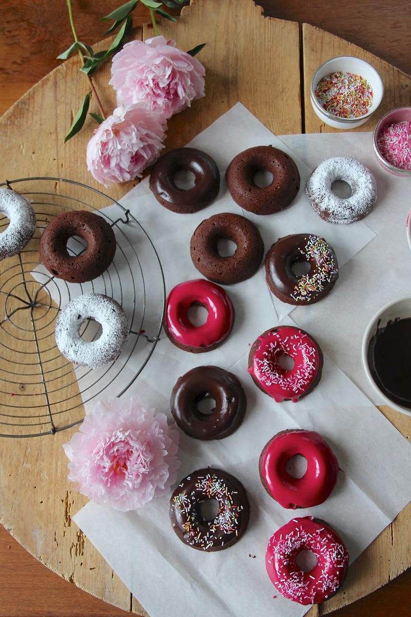 Rezeptbild: Happy Donut Day - Baked Brownie Donuts
