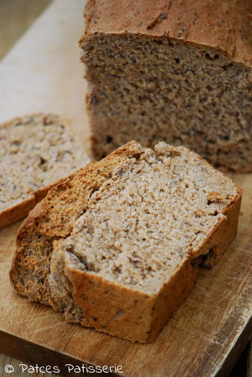 Rezeptbild: Einkorn-Brot mit Dinkel & Leinsaat