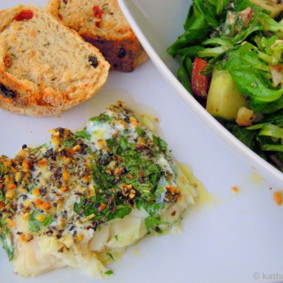 Rezeptbild: Steinbeißerfilet mit Kräutern und buntem Salat
