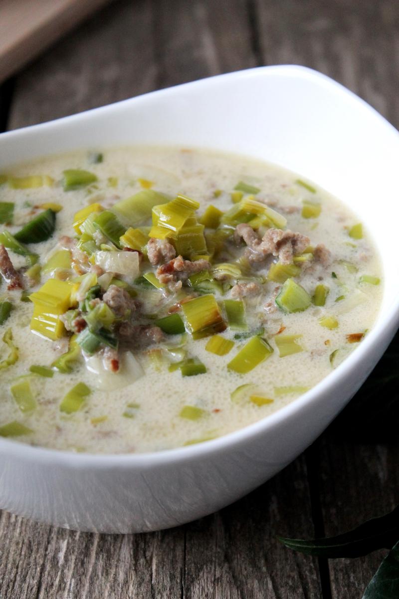 Rezeptbild: Käse-Lauch-Suppe mit Hack