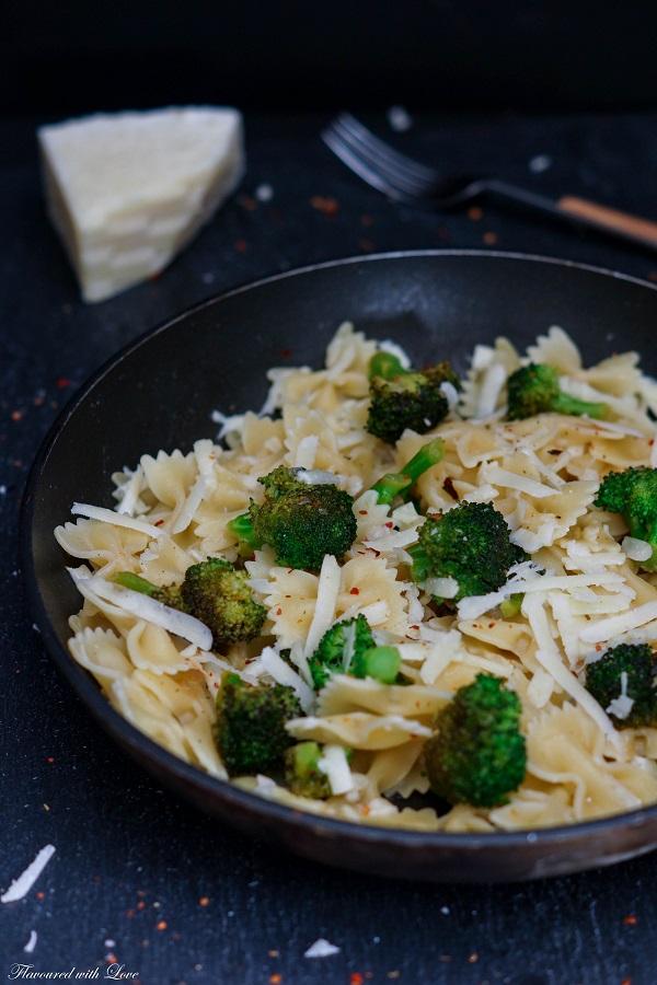 Rezeptbild: Farfalle mit Brokkoli, Chili und Pecorino