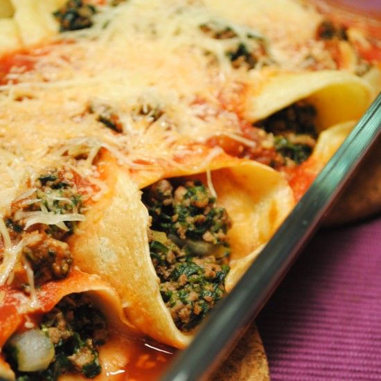Rezeptbild: Gefüllte Pfannkuchen mit Spinat und Hackfleisch - überbacken