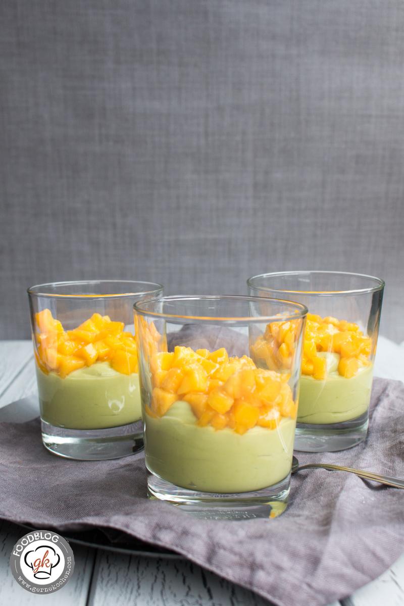 Rezeptbild: Avocado-Creme mit Kokosmilch und Mango