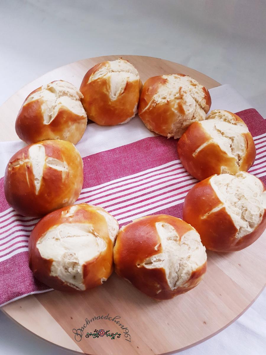 Rezeptbild: Laugenbrötchenkranz