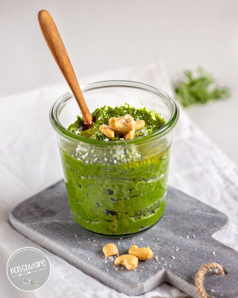 Rezeptbild: Zero-Waste Möhrengrünpesto