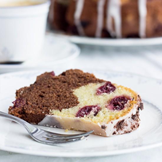 Rezeptbild: Kirsch-Rum-Guglhupf