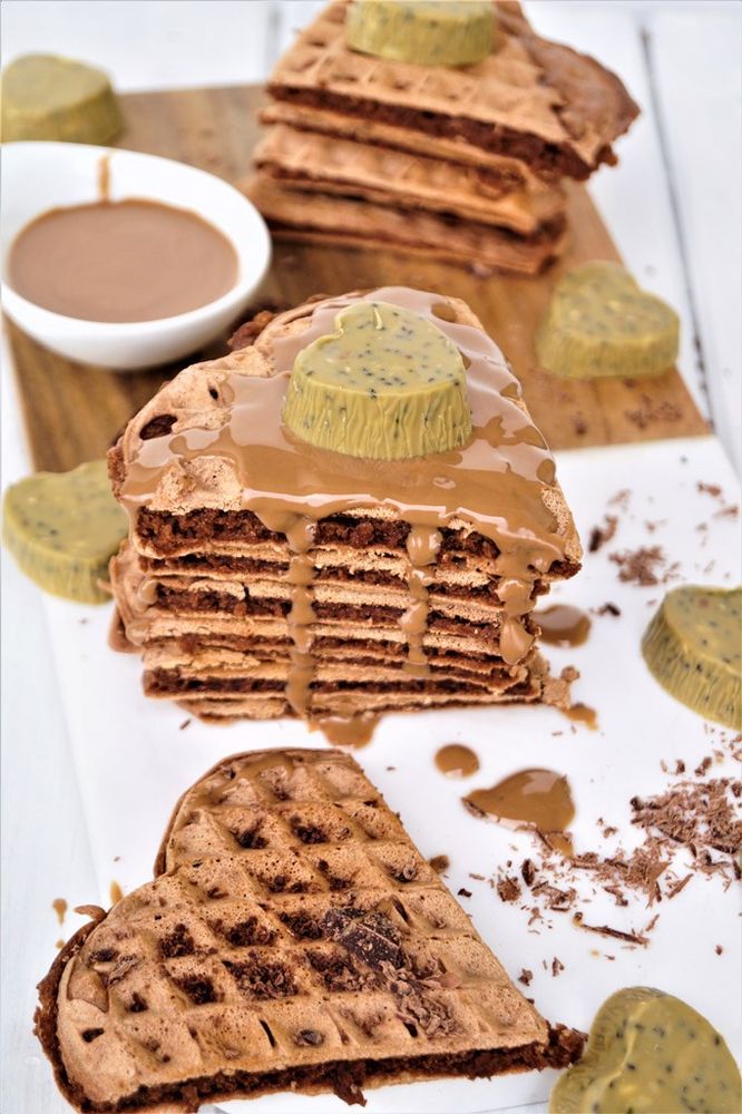 Rezeptbild: Schokoladenwaffeln mit Walnuss Tahini Sauce