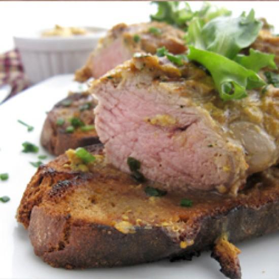 Rezeptbild: Gratiniertes Schweinefilet mit Senfbutter