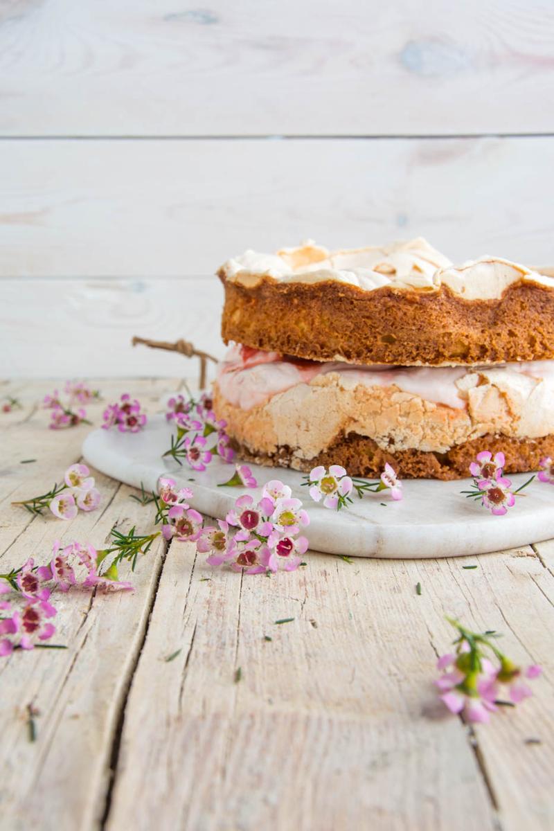 Rezeptbild: Rhababer Baiser Torte