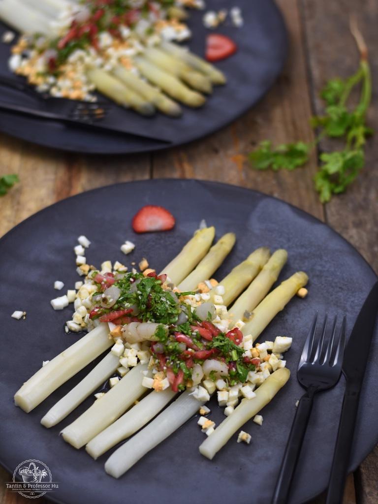 Rezeptbild: Spargelsalat mit Ei-Vinaigrette auf asiatische Art