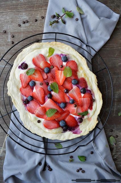 Rezeptbild: Flammkuchen mit Früchten 
