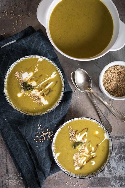 Rezeptbild: Asiatische Brokkolisuppe mit Sesam