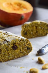 Rezeptbild: Brot mit Kürbis und Kernen und lecker
