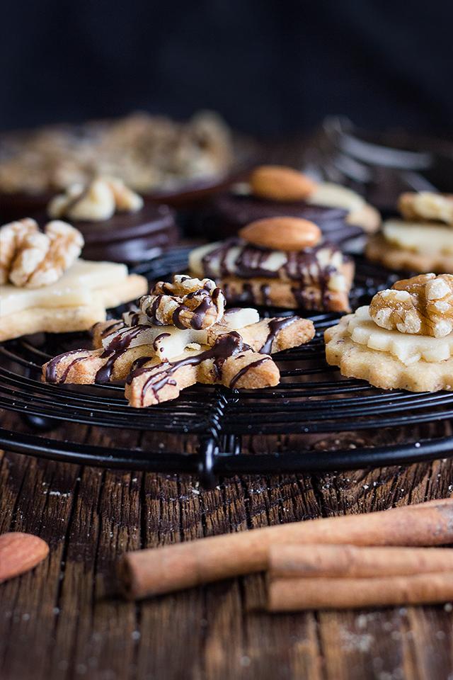 Rezeptbild: Nuss-Marzipan-Plätzchen