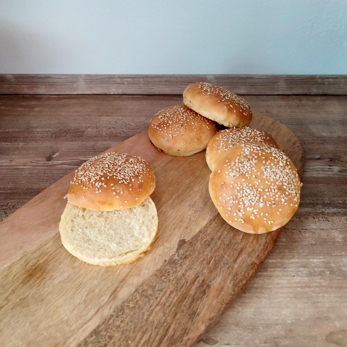Rezeptbild: Burger Bun mit Sesam