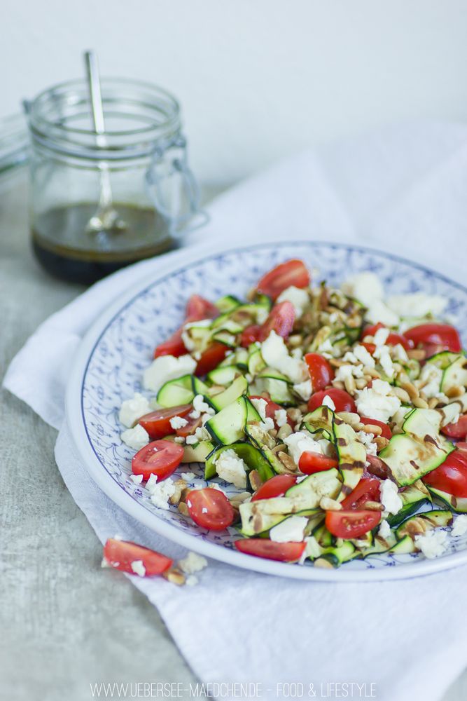 Rezeptbild: Zucchini-Salat zum Grillen