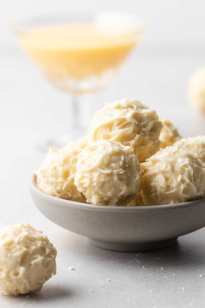 Rezeptbild: Eierlikör-Pralinen mit weißer Schokolade