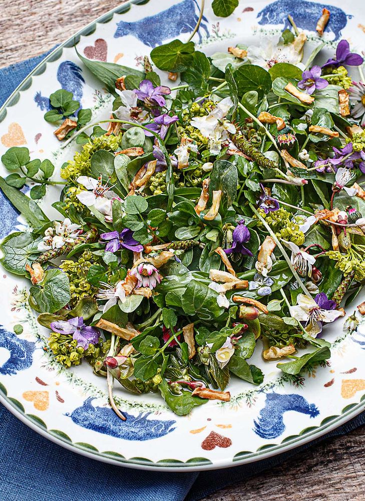 Rezeptbild: Wildkräutersalat mit Wildblüten