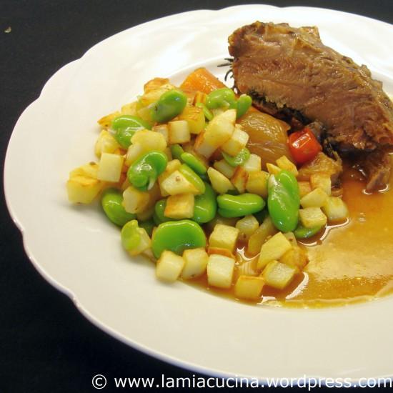 Rezeptbild: Ganze Kalbshaxe mit begrünten pommes rissolées