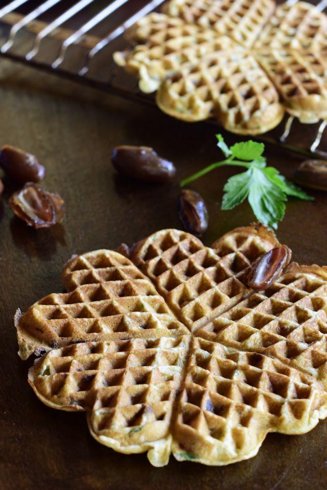 Rezeptbild: Waffeln mit Datteln und Bacon