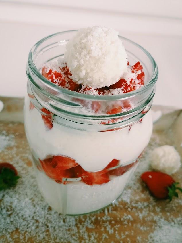 Rezeptbild: Kokos – Erdbeer-Dessert – Eine süße Sünde!
