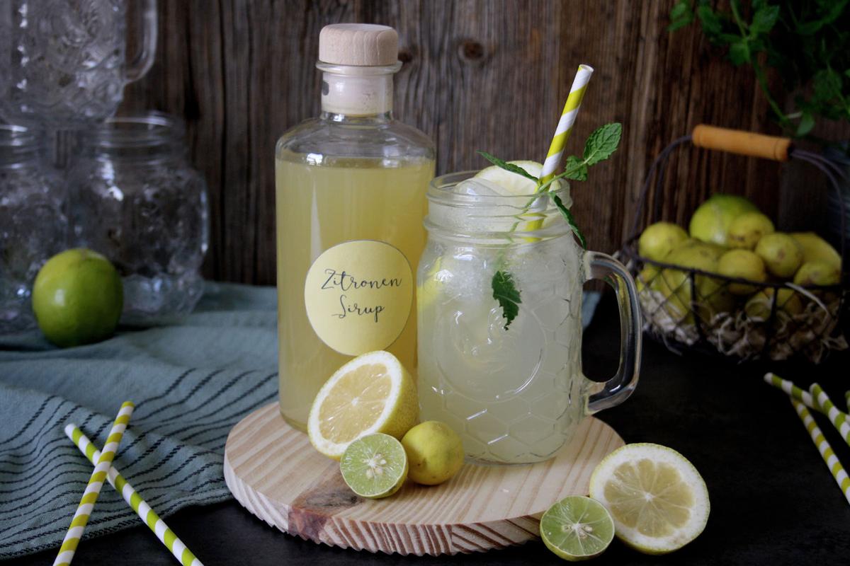 Rezeptbild: Selbstgemachter Zitronensirup für Limonade & heiße Zitrone