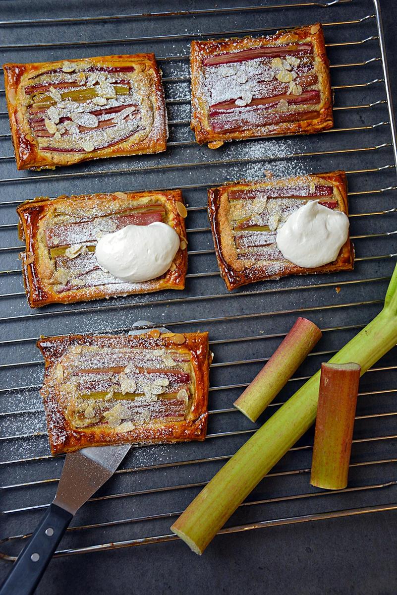 Rezeptbild: Rhabarber Tarte mit Mandeln