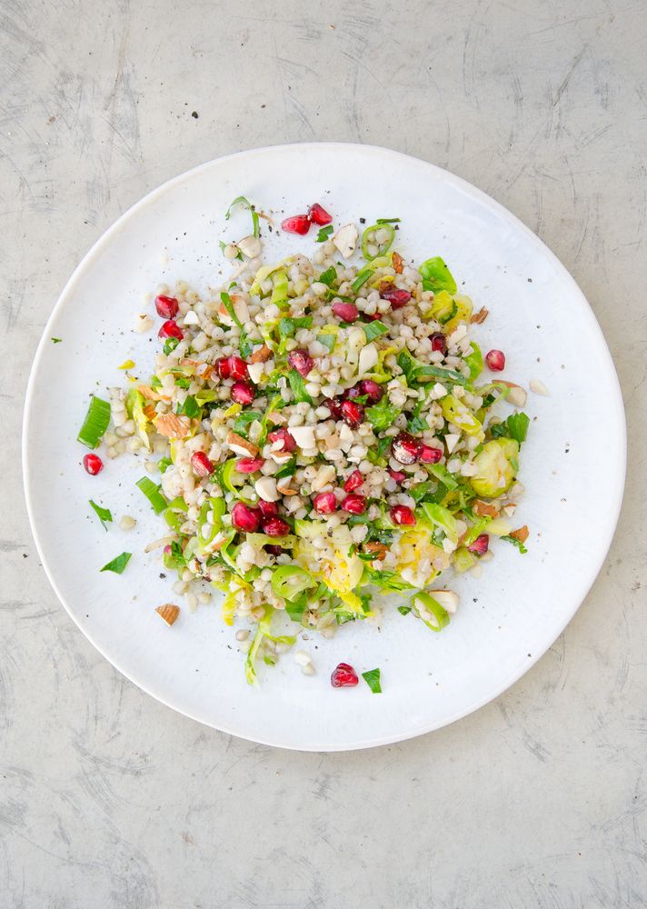 Rezeptbild: winterlicher Rosenkohl und Buchweizen-Salat