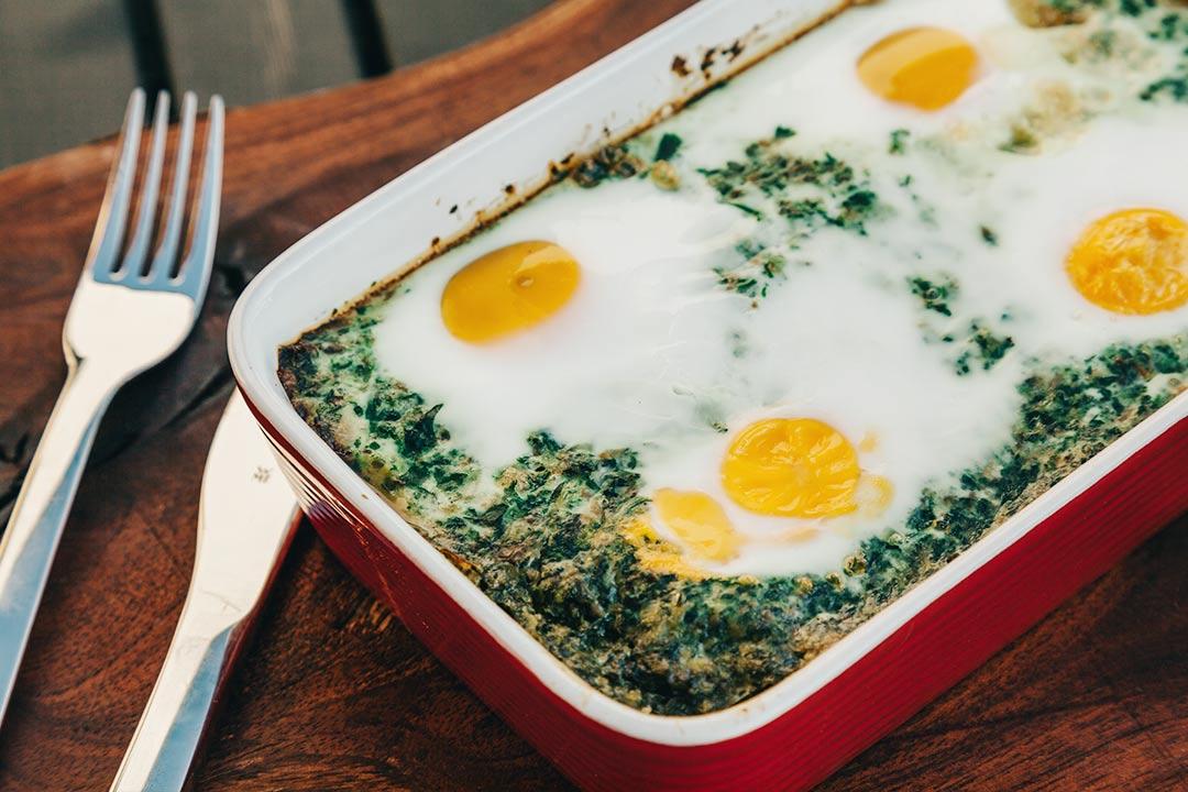 Rezeptbild: Gebackene Eier mit Spinat und Pilzen - vegetarisch frühstücken 