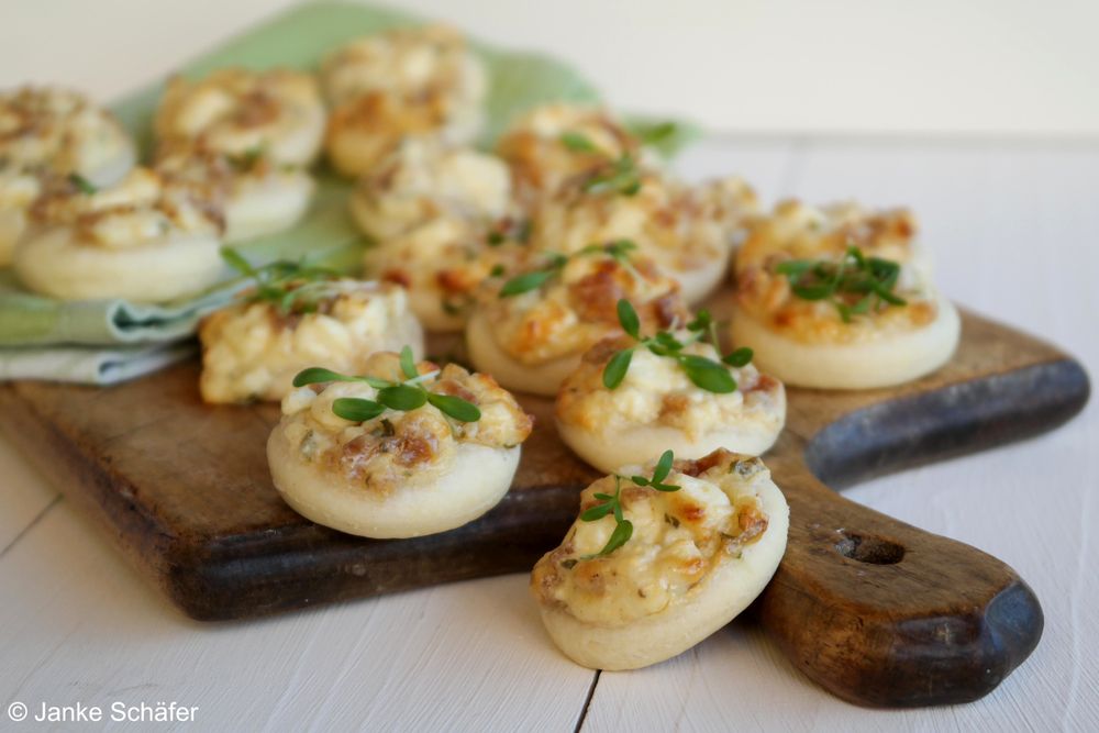 Rezeptbild: Zwiebeltaler mit Feta 