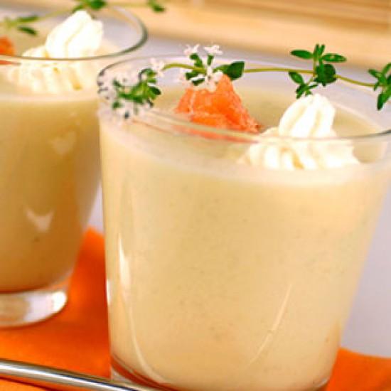 Rezeptbild: Spargelcrèmesuppe mit Lachsstreifen