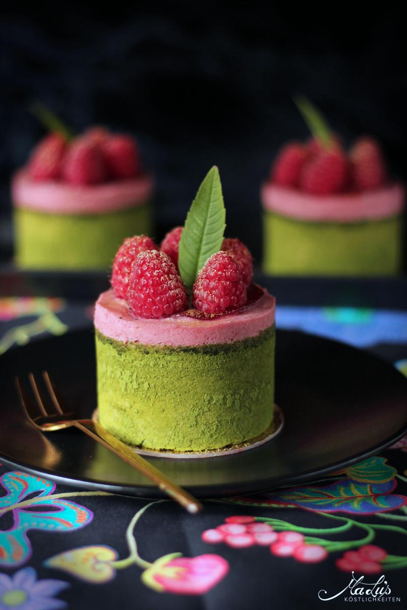 Rezeptbild: Himbeer-Matcha Törtchen