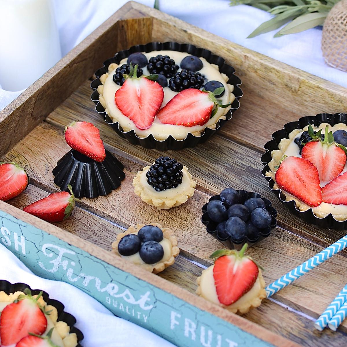 Rezeptbild: Tartelettes mit Creme Patisserie und Lieblingsbeeren