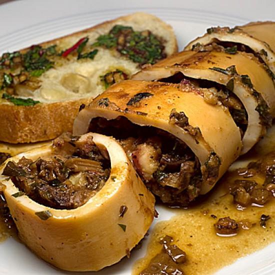 Rezeptbild: Calamari ripieni di funghi porcini - Kalmare mit Steinpilzfüllung