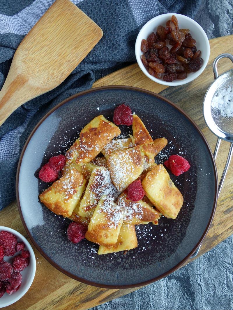 Rezeptbild: KAISERSCHMARRN MIT HIMBEEREN, EINE LECKERE SÜSSSPEIS