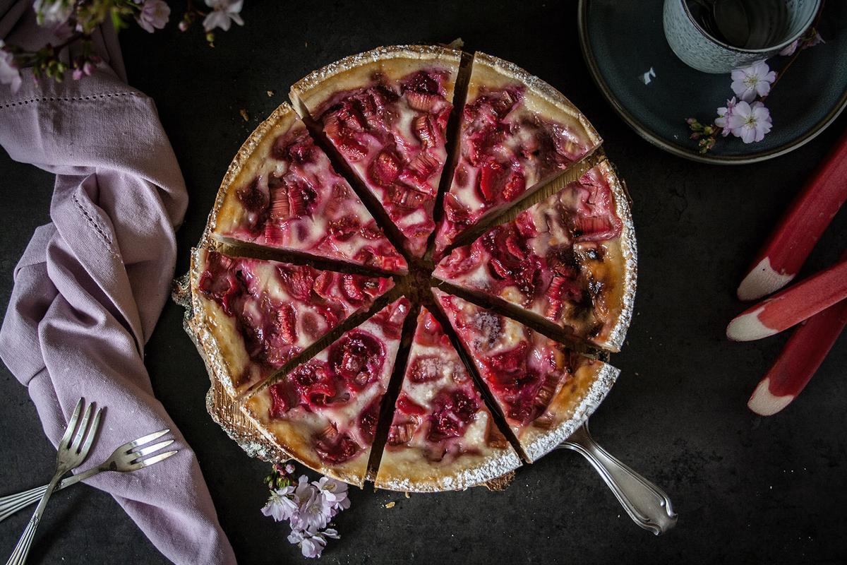 Rezeptbild: Veganer Rhabarber-Himbeer-Käsekuchen