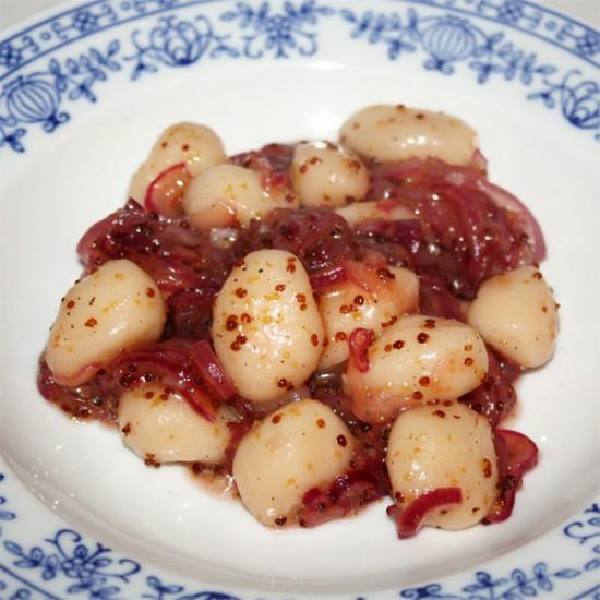 Rezeptbild: Gnocchi mit Honig-Zwiebel-Senf-Sauce