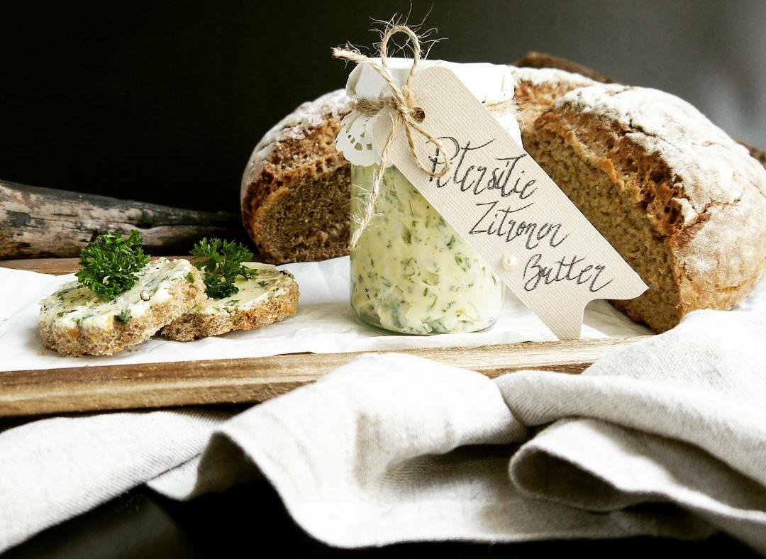 Rezeptbild: Roggen-Sauerteigbrot mit Bier und Leinsamen