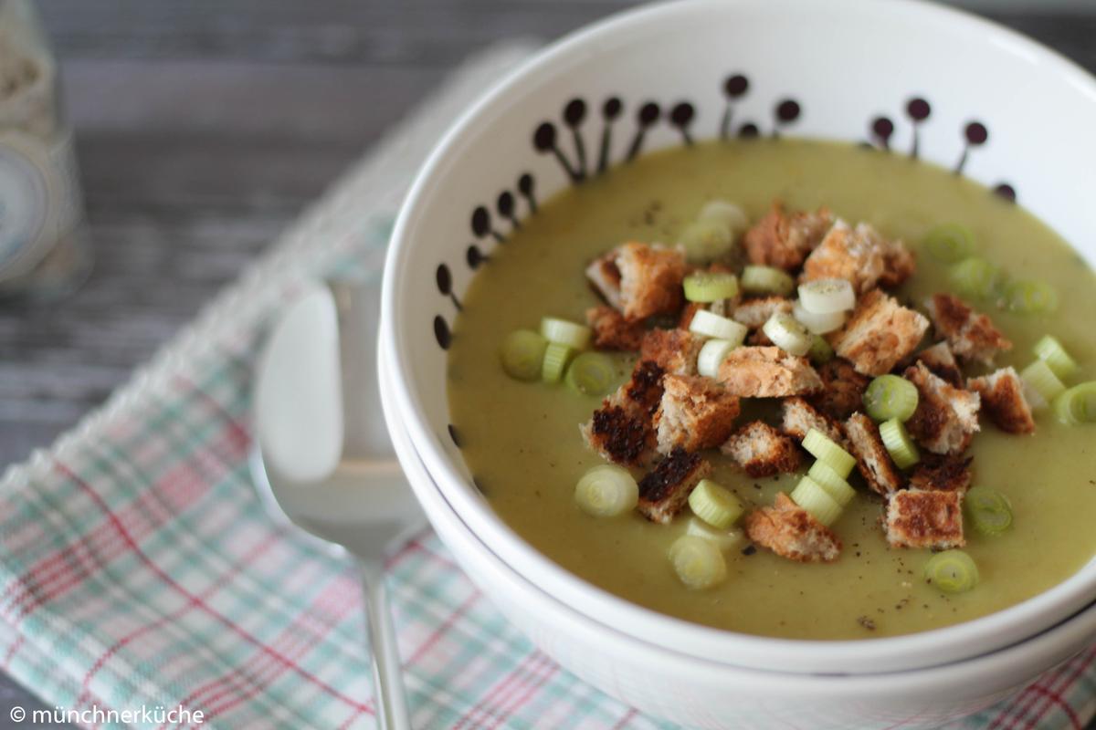 Rezeptbild: Lauchremesuppe mit Croûtons